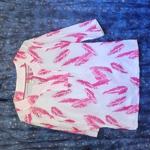 🍂3/$10 White Stag Lightweight White Cotton Blouse w/ Fuschia Feather/Leaf Print